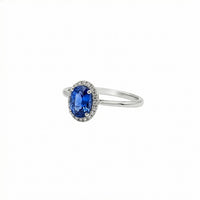 Anillo de cianita azul en oro blanco 18K