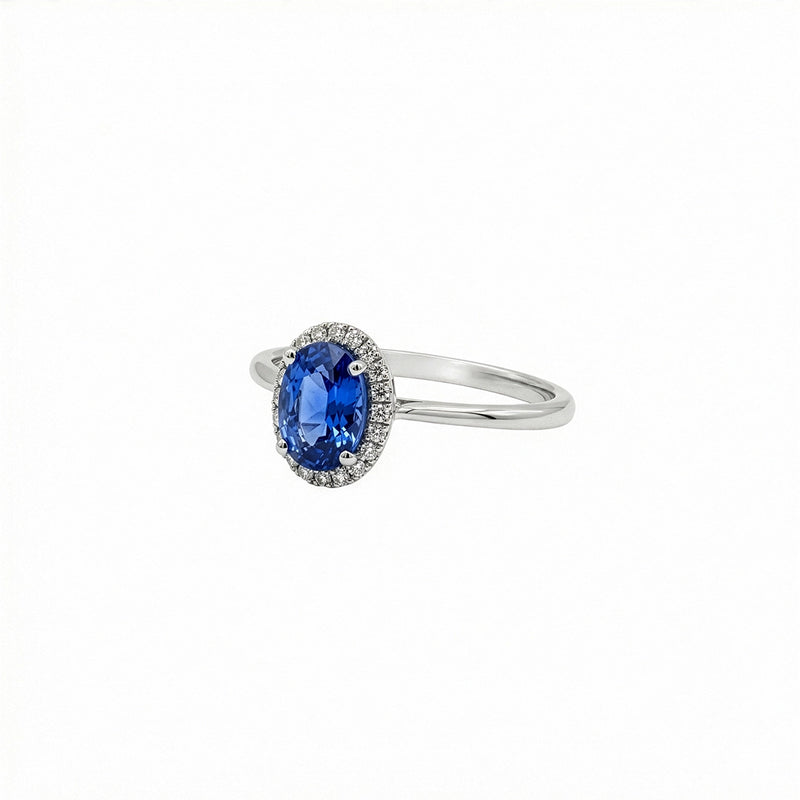 Anillo de cianita azul en oro blanco 18K