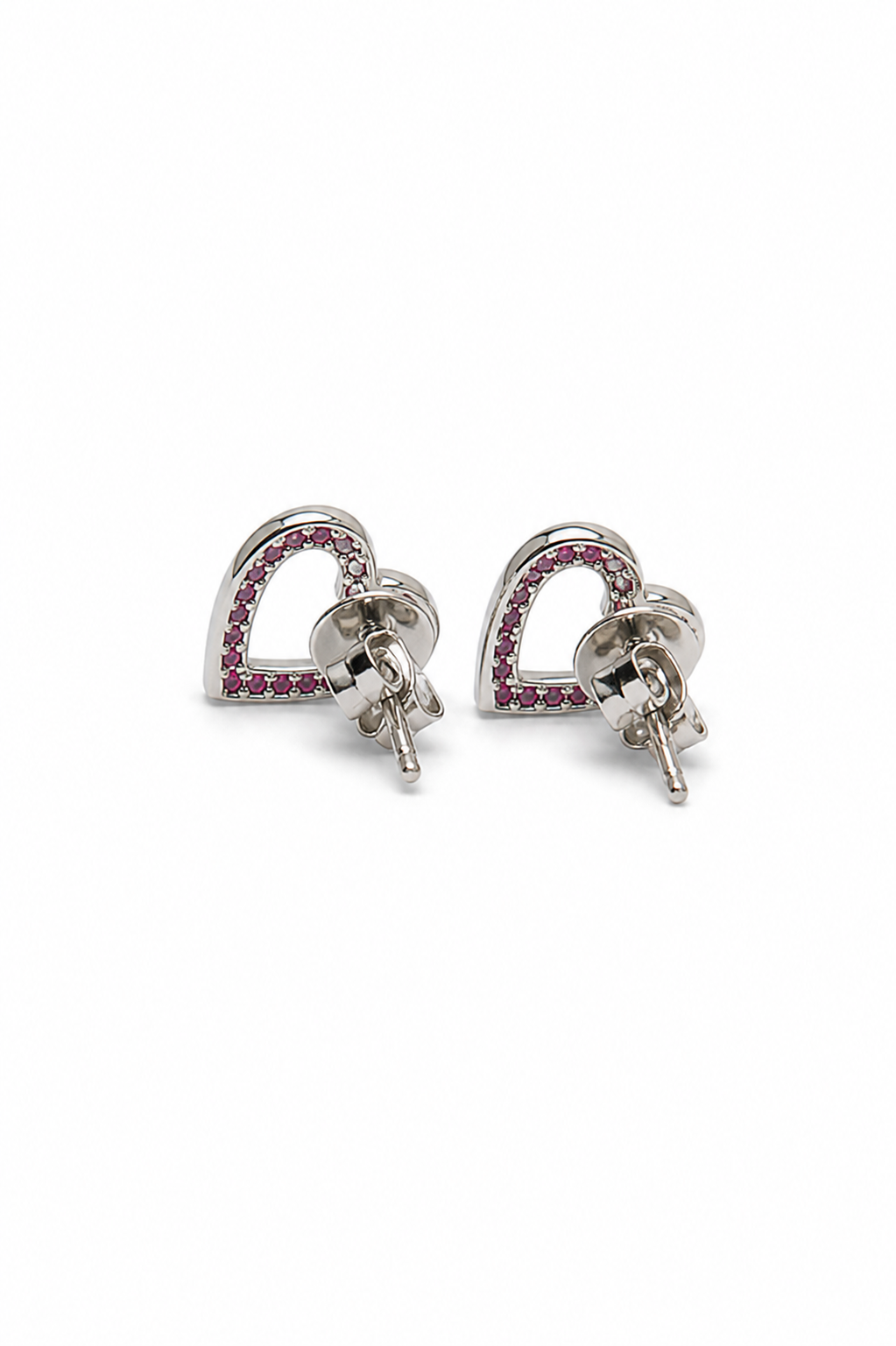 Aretes de corazón con rubíes en oro blanco 18K