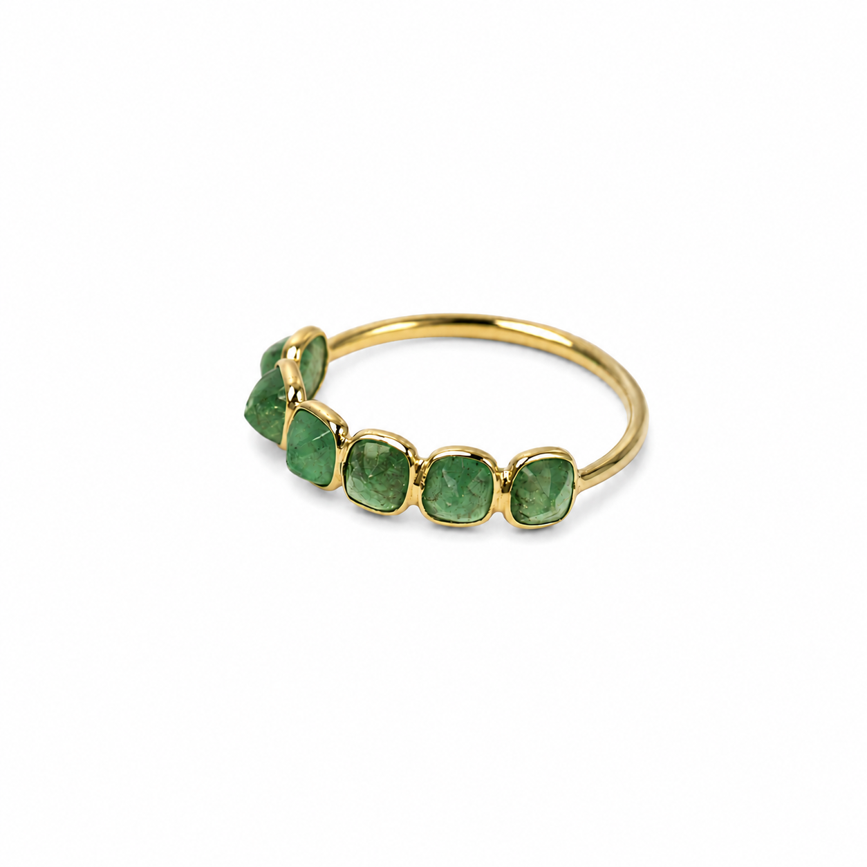 Anillo de esmeraldas en oro amarillo 18K