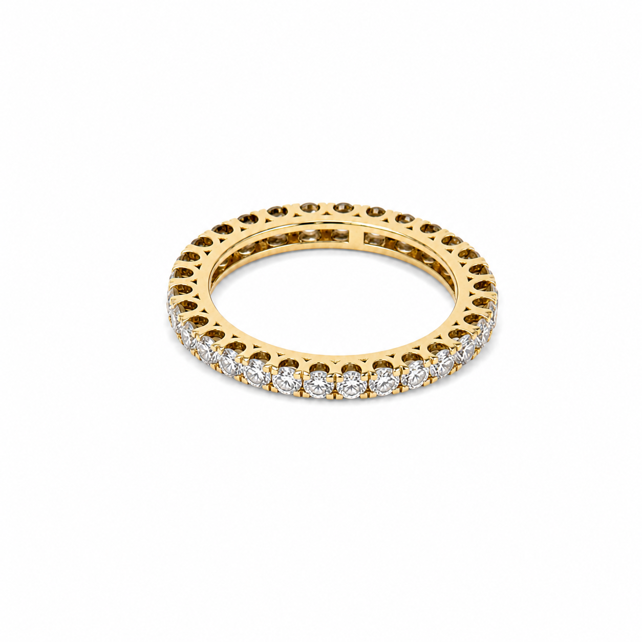 Anillo de zafiros azules y diamantes en oro amarillo 18K