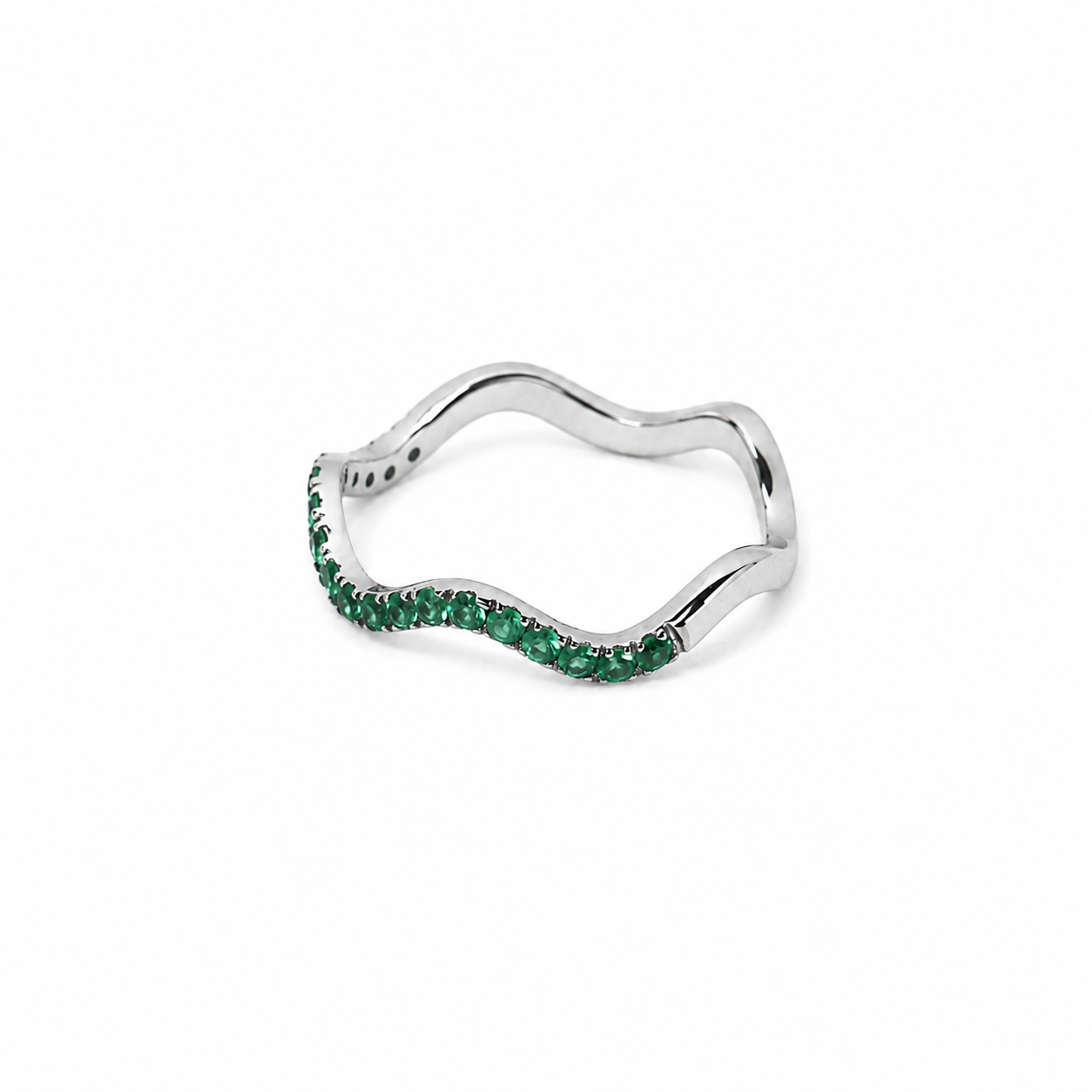 Anillo de esmeraldas en oro blanco 18K
