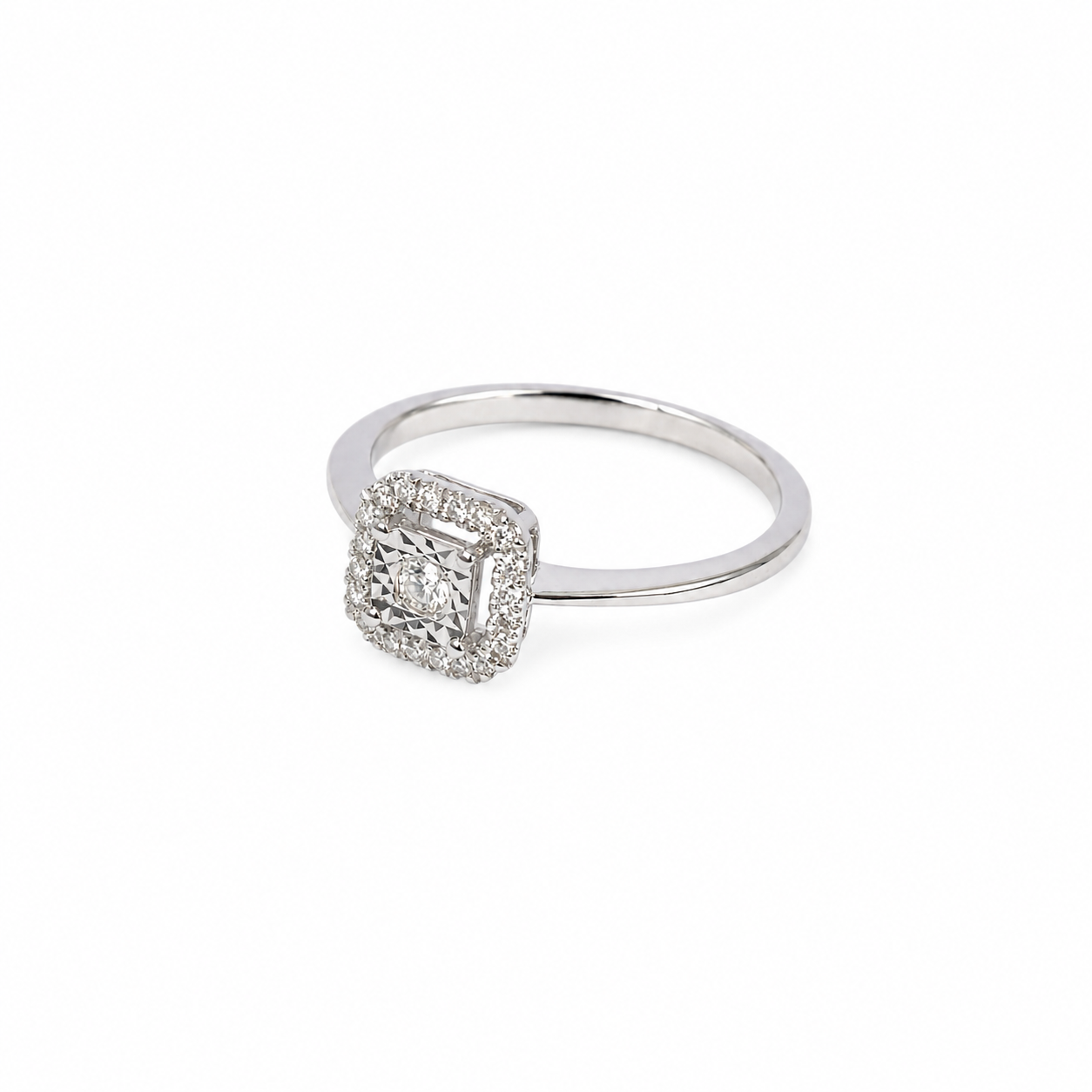 Anillo de diamantes en oro blanco 18K