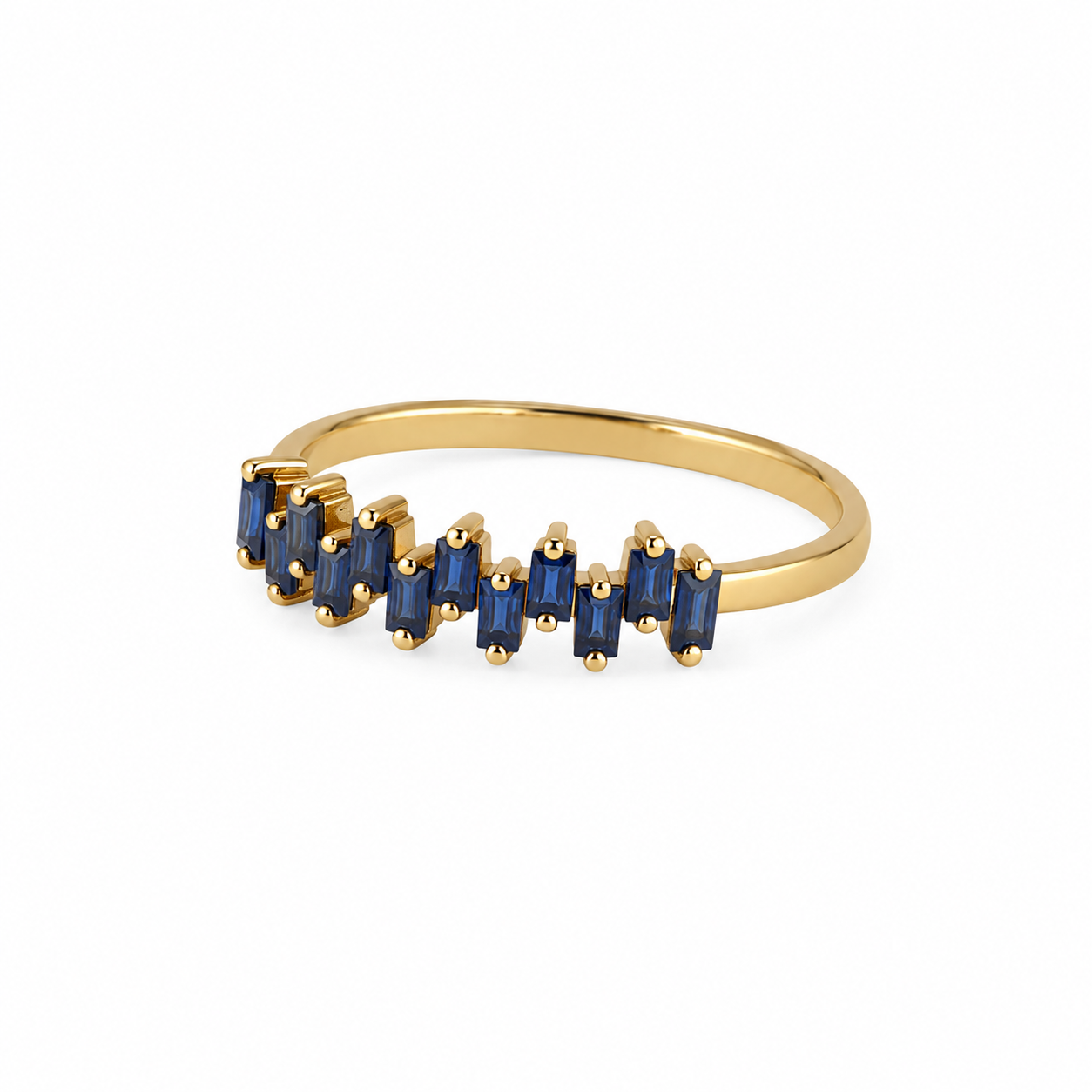 Anillo de zafiros azules en oro amarillo 18K