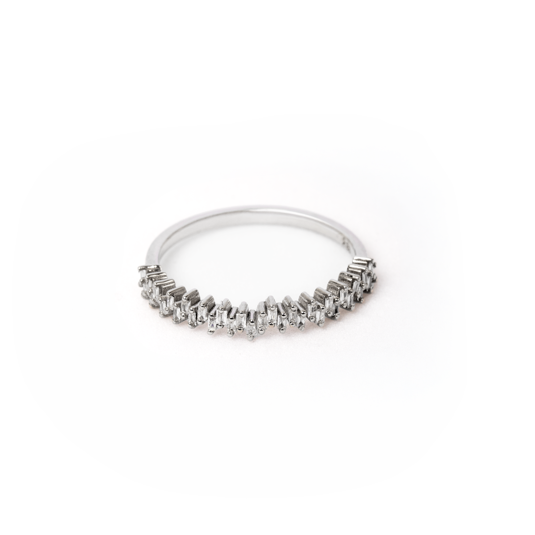 Anillo de diamantes en oro blanco 18K