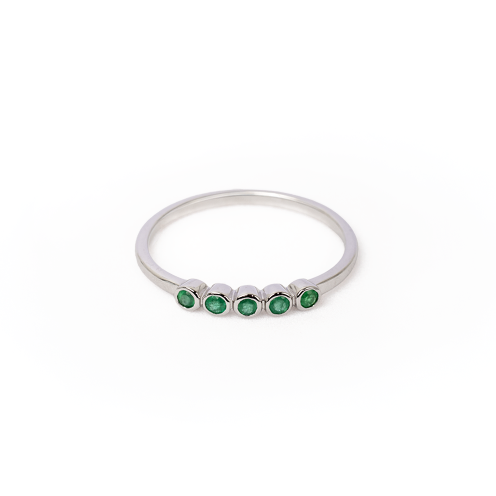 Anillo de esmeraldas en oro blanco 18K