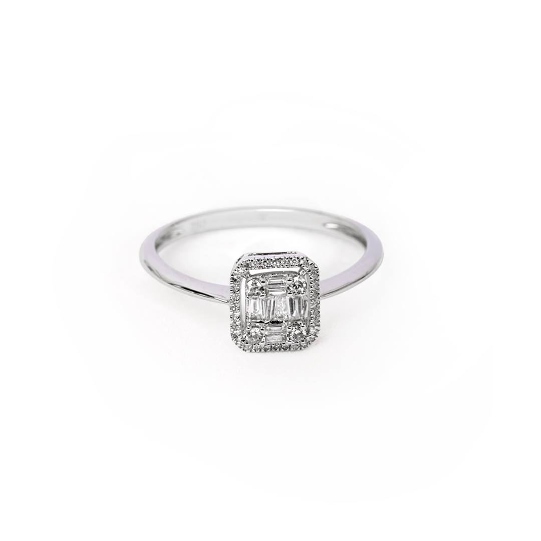 Anillo de diamantes en oro blanco 18K