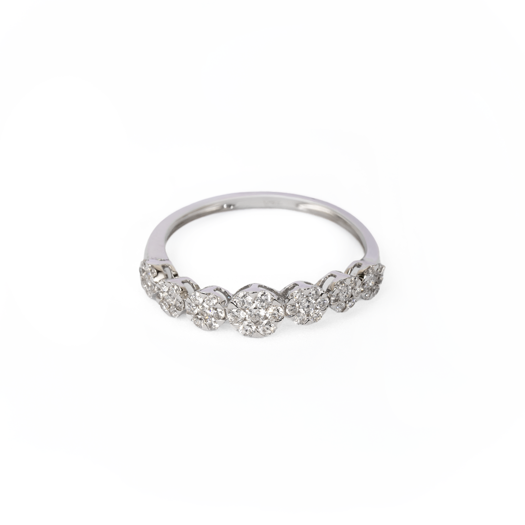 Anillo de diamantes en oro blanco 18K