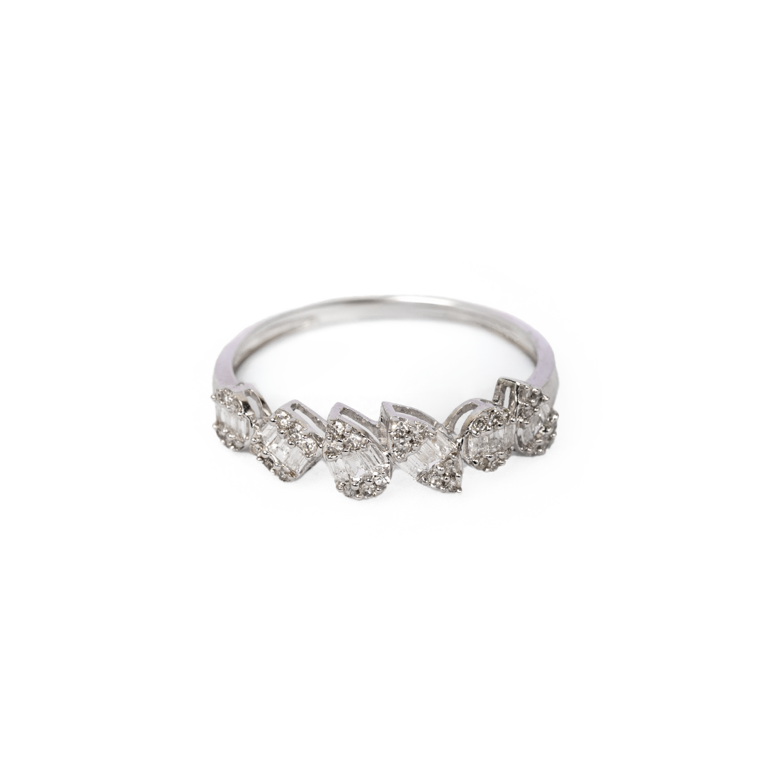 Anillo de diamantes en oro blanco 18K