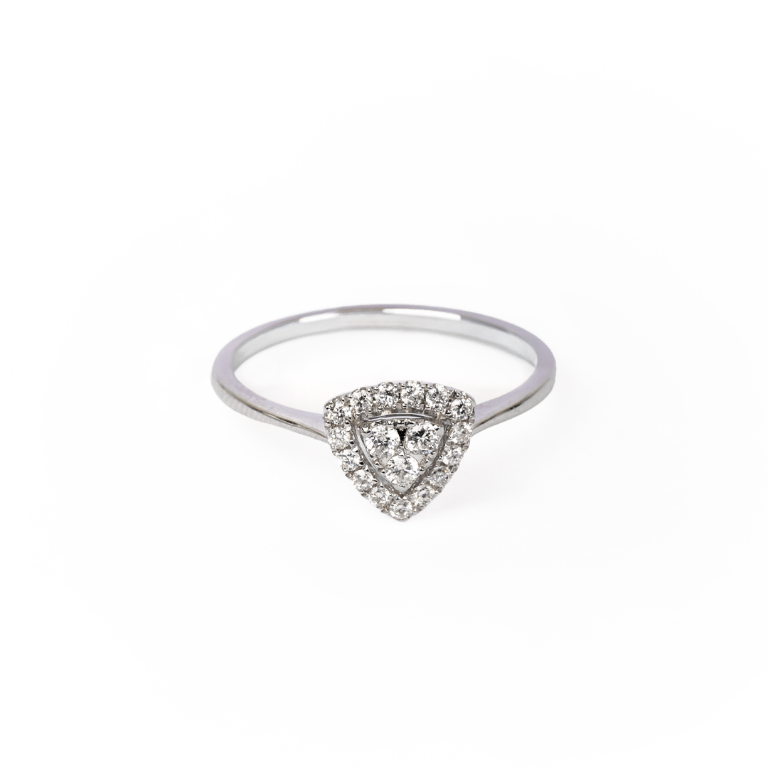 Anillo de diamantes en oro blanco 18K