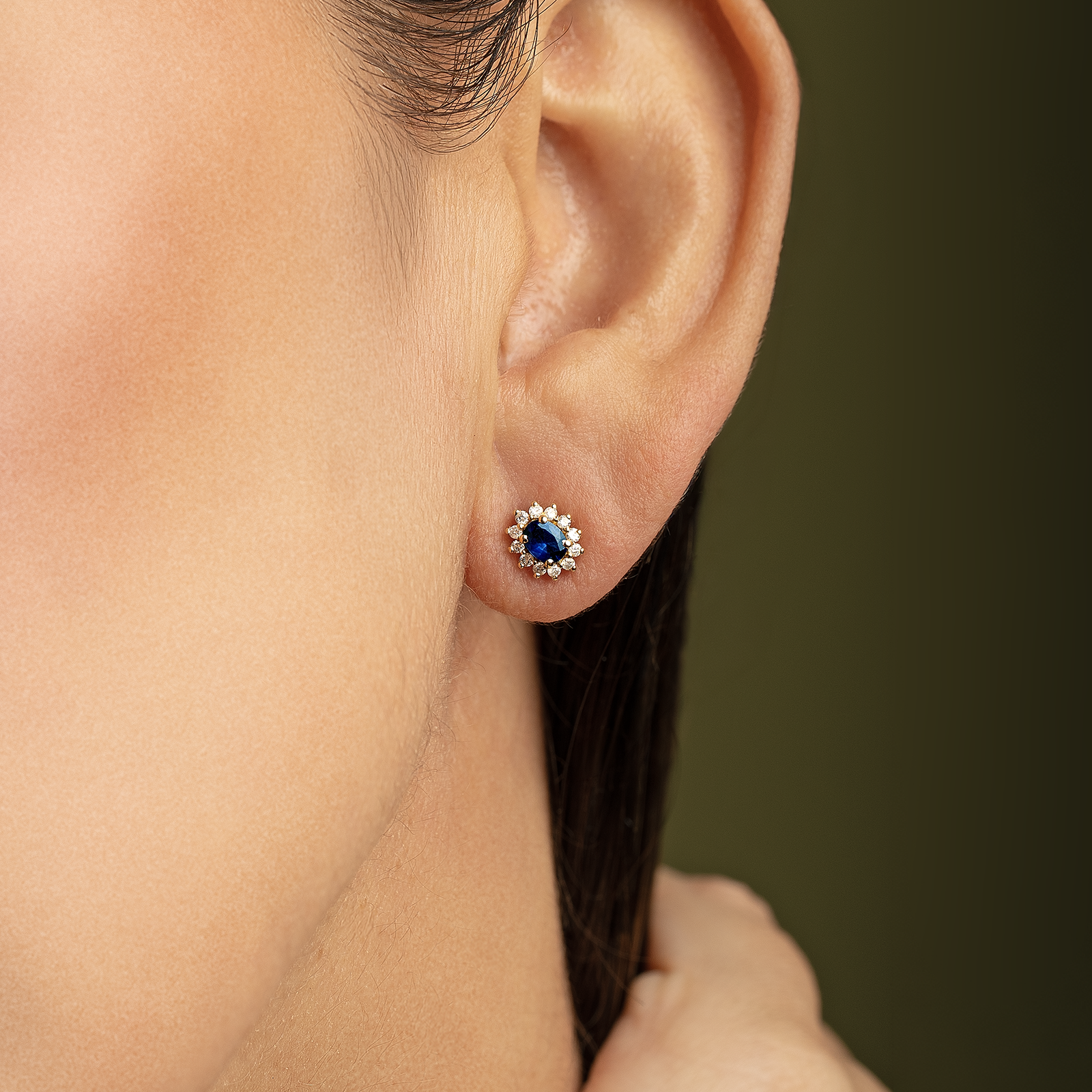 Aretes de zafiros azules en oro amarillo 18K