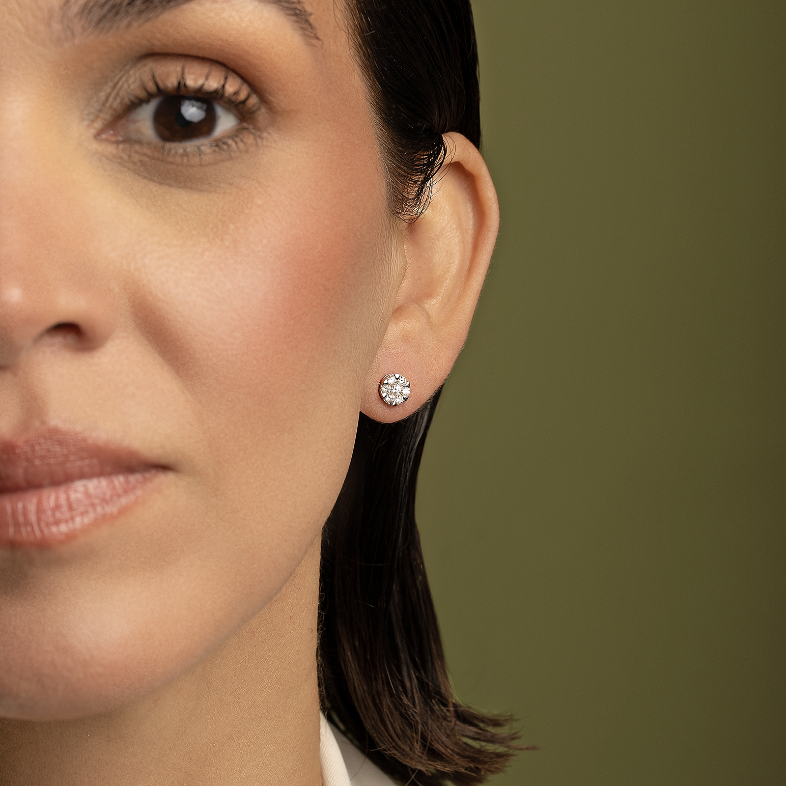 Aretes de diamantes en oro blanco 18K