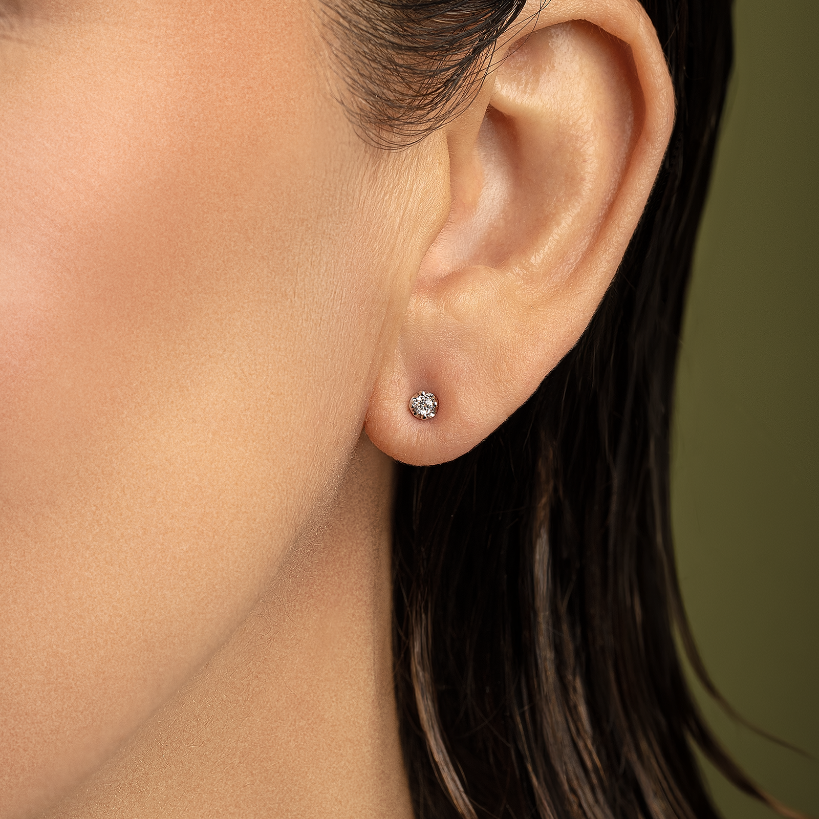 Aretes de diamantes en oro blanco 18K
