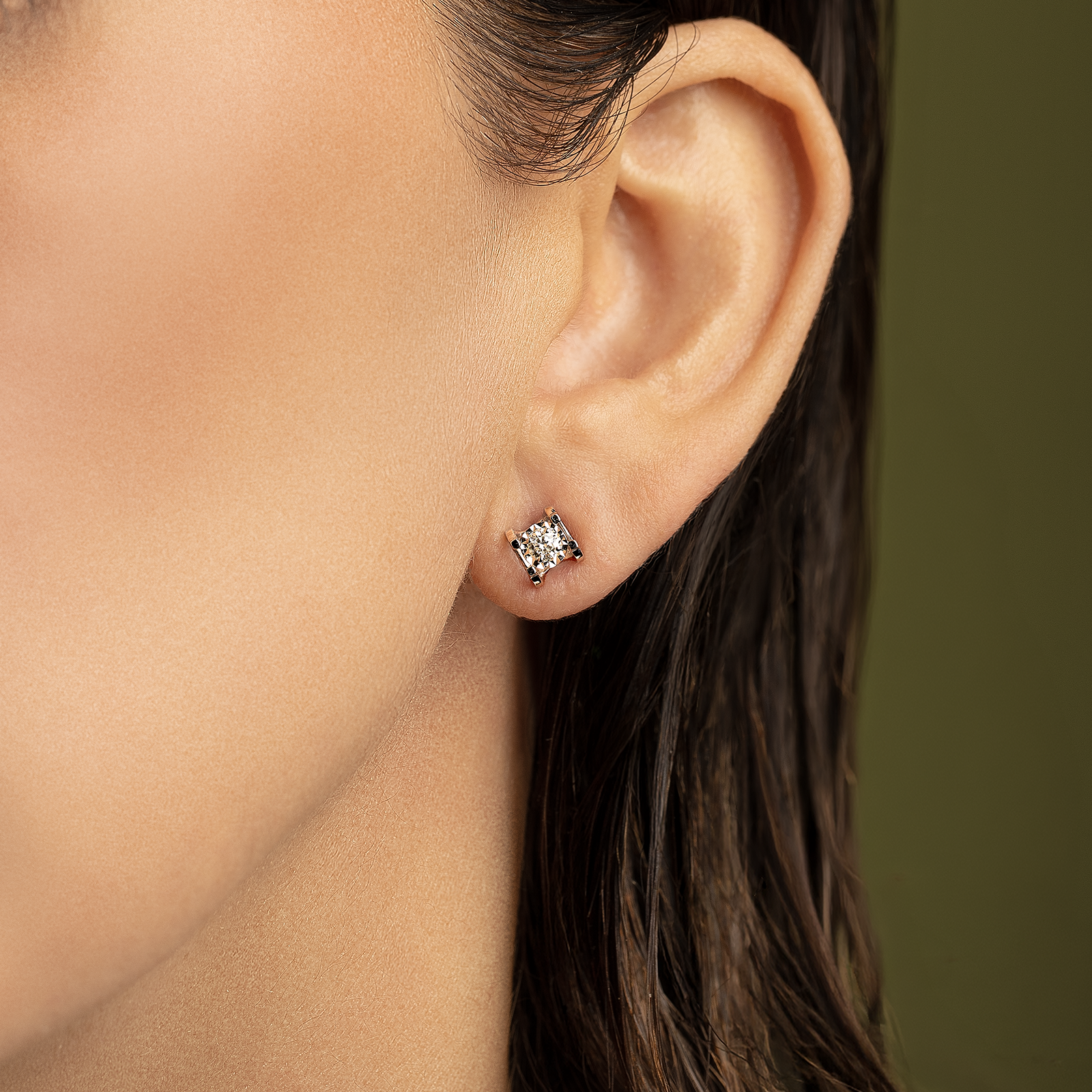 Aretes de diamantes en oro blanco 18K