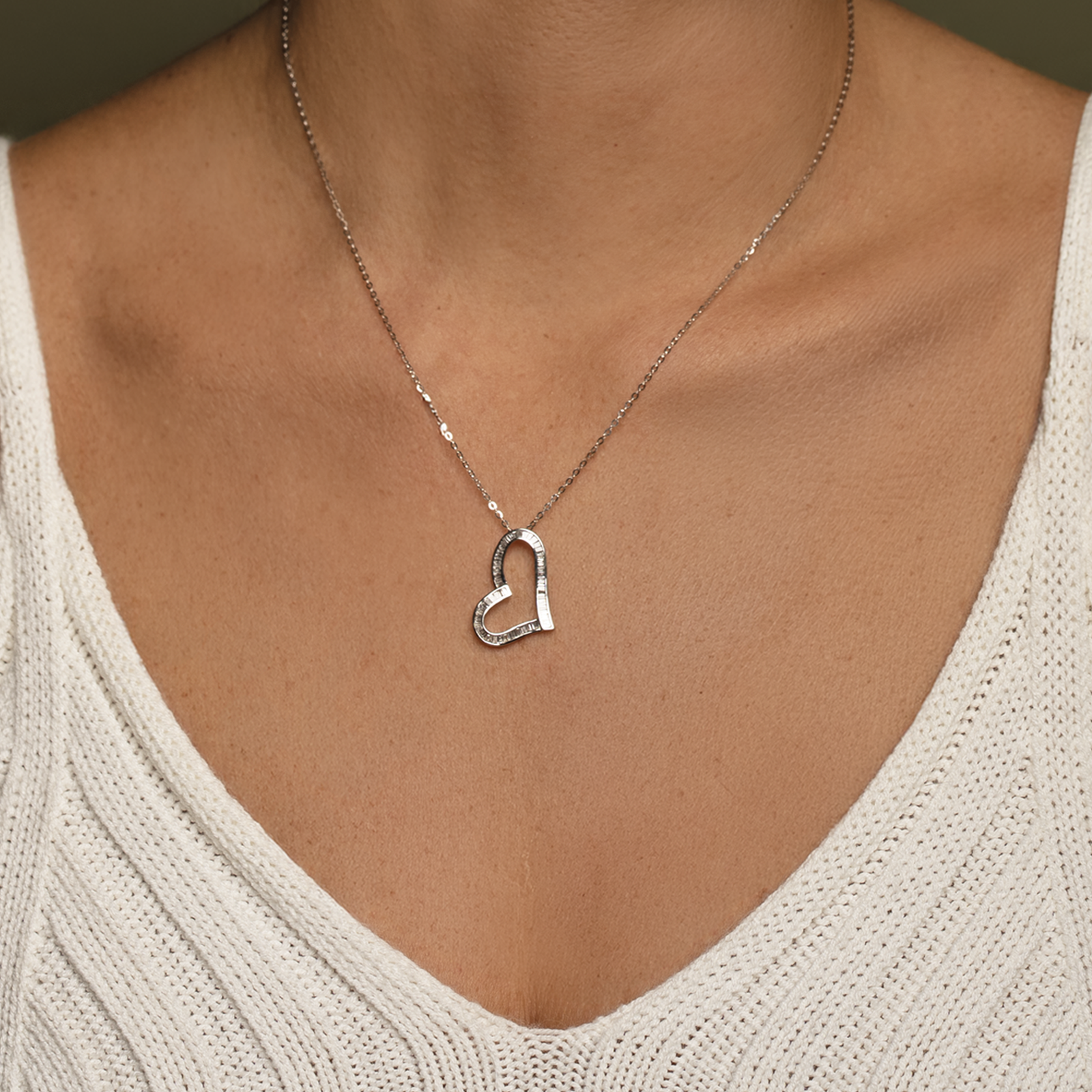 Collar de diamantes en oro blanco 18K