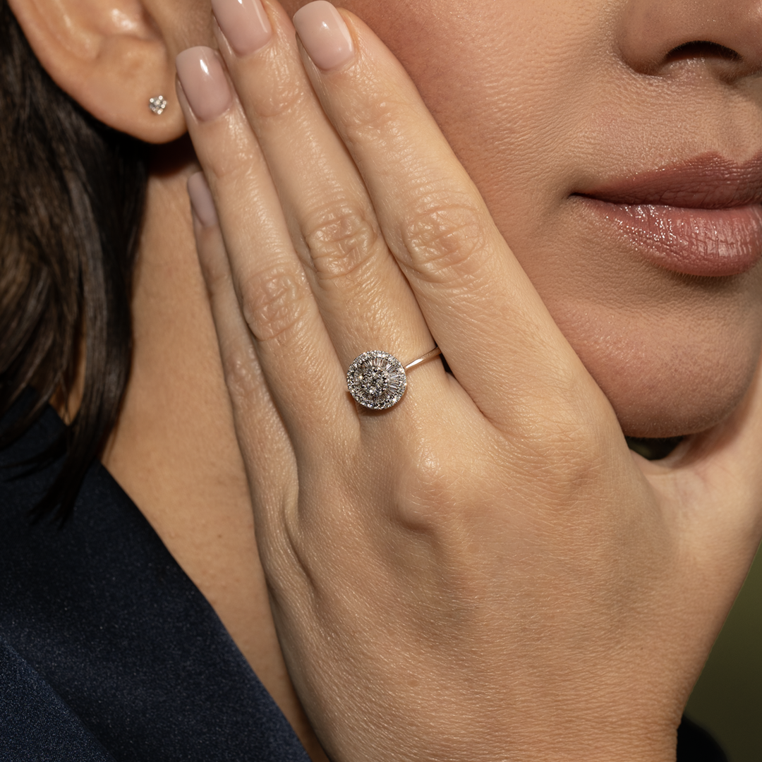 Anillo de diamantes en oro blanco 18K