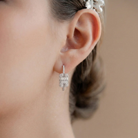 Aretes de diamantes en oro blanco 18K