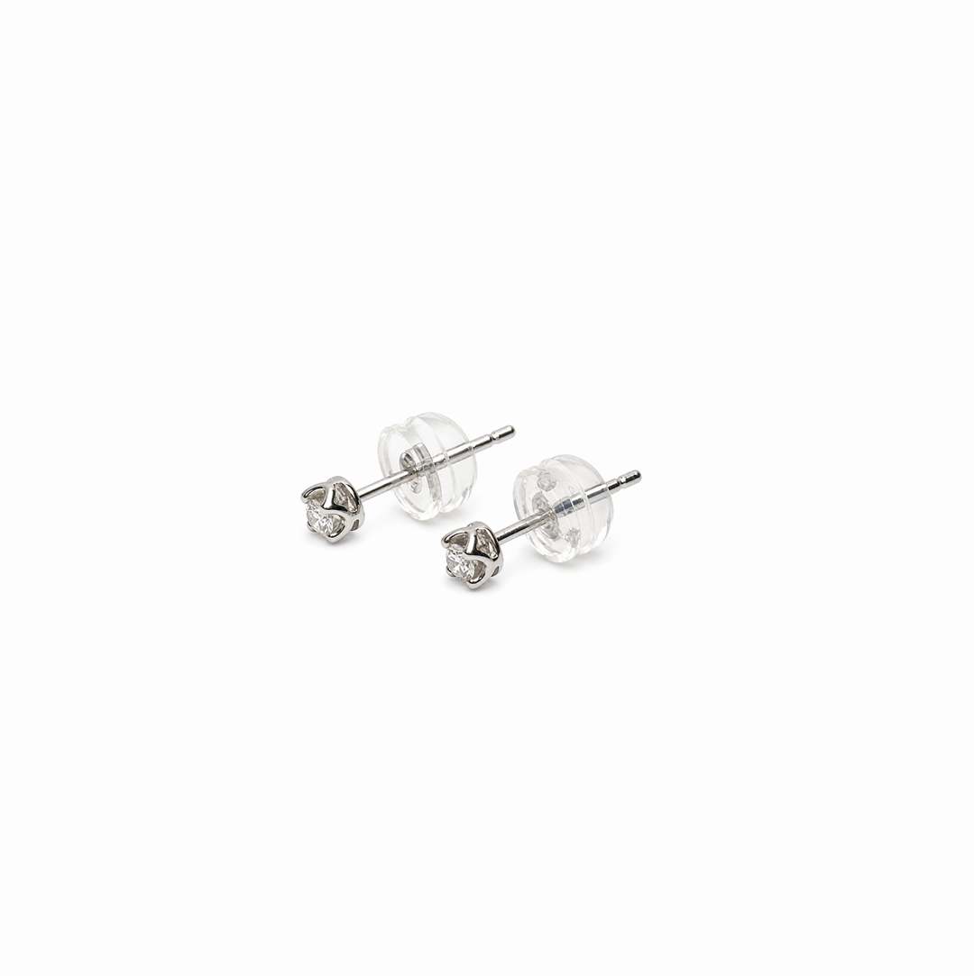 Aretes de diamantes en oro blanco 18K