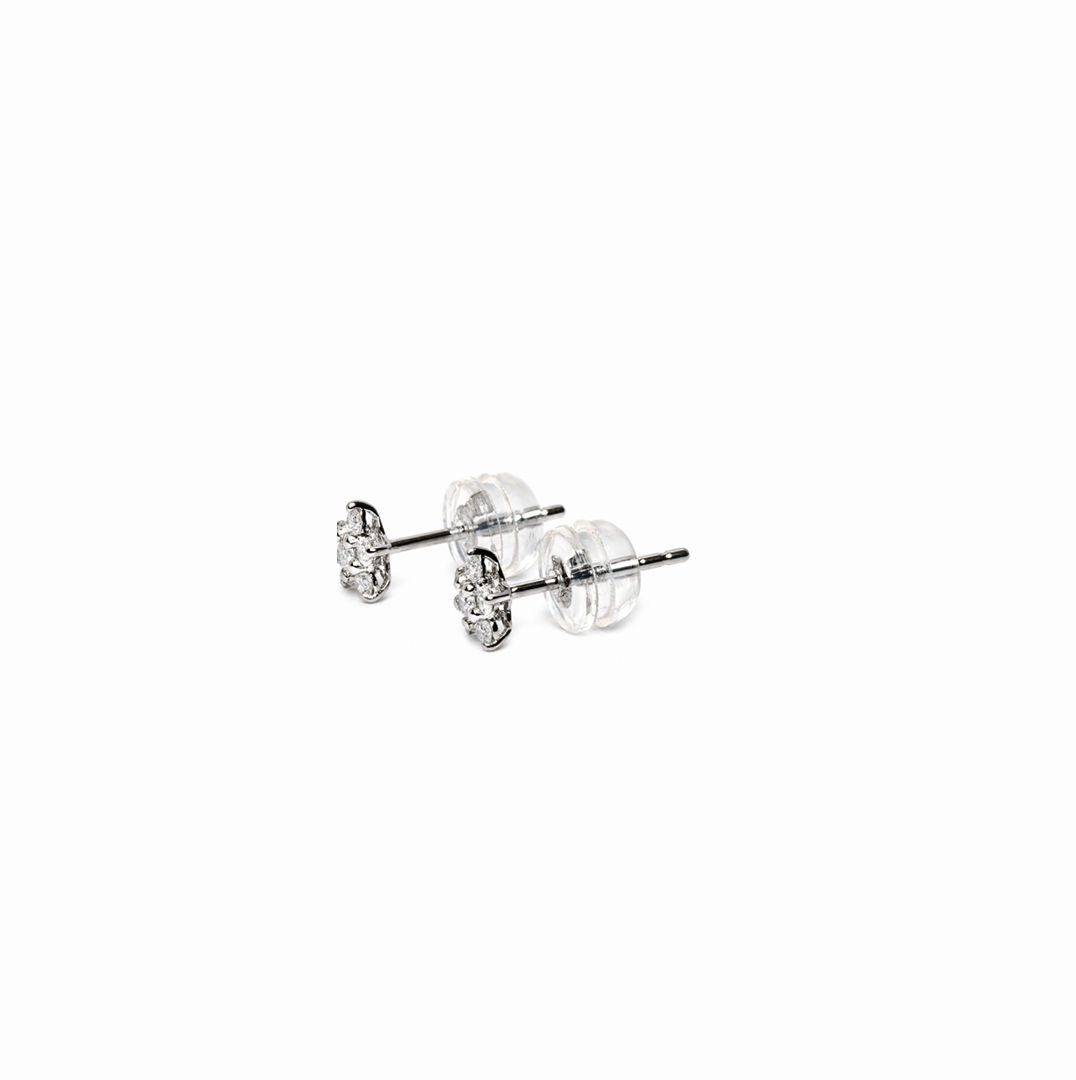 Aretes de diamantes en oro blanco 18K