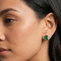 Aretes de diamantes y esmeraldas en oro amarillo 18K