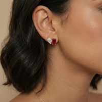 Aretes de diamantes y rubíes en oro amarillo 18K