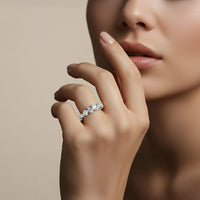 Anillo de diamantes en oro blanco 18K