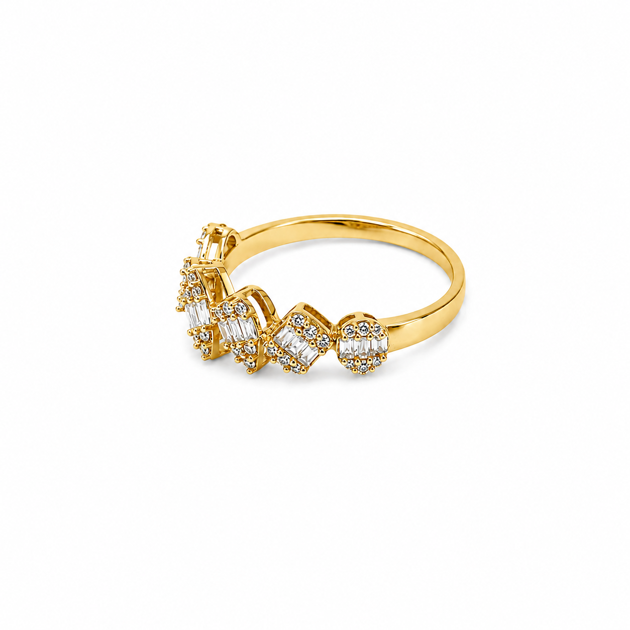 Anillo de diamantes en oro amarillo 18K