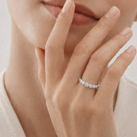 Anillo de diamantes en oro blanco 18K