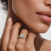 Anillo de diamantes en oro blanco 18K