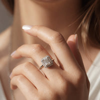 Anillo de diamantes en oro blanco 18K