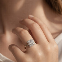 Anillo de diamantes en oro blanco 18K