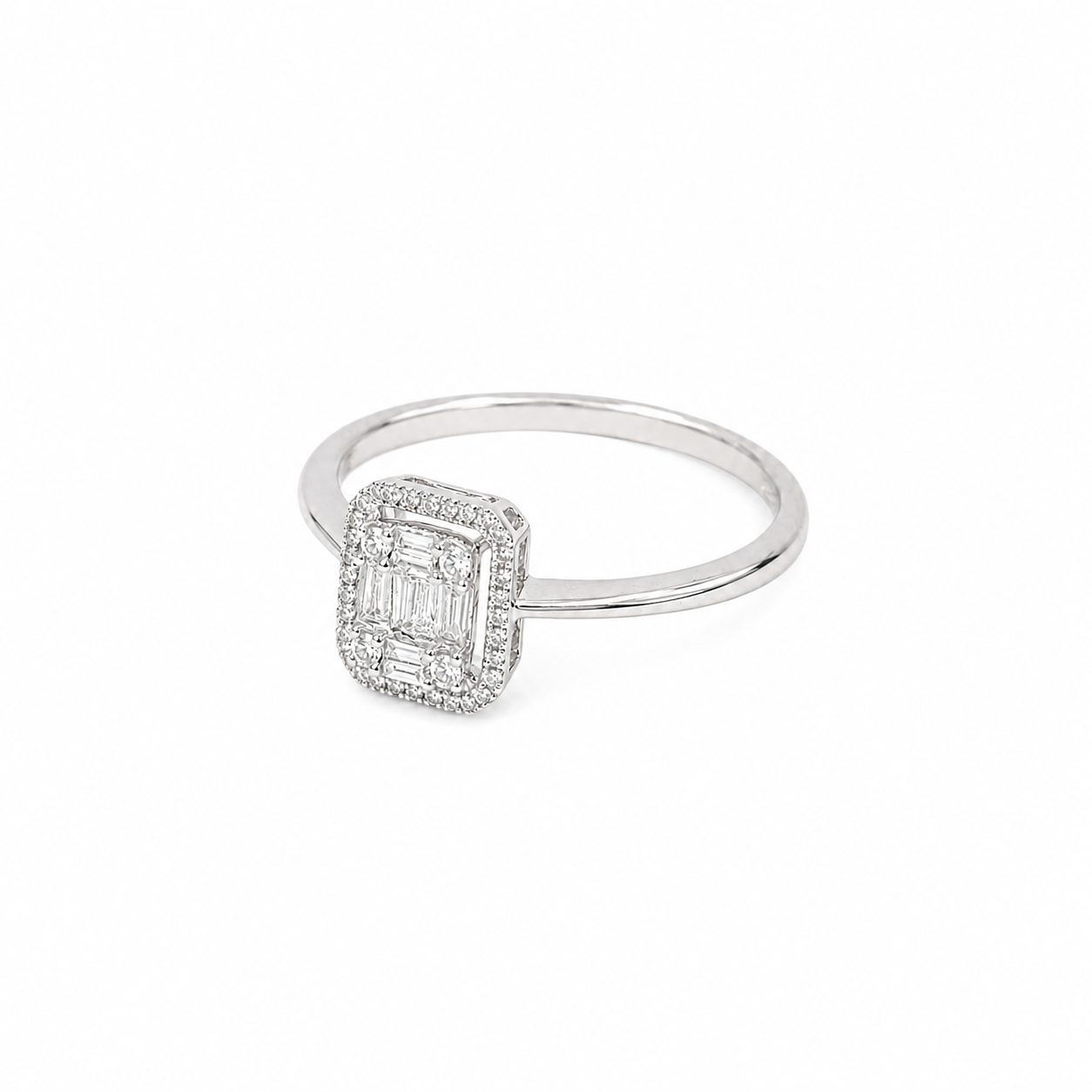 Anillo de diamantes en oro blanco 18K