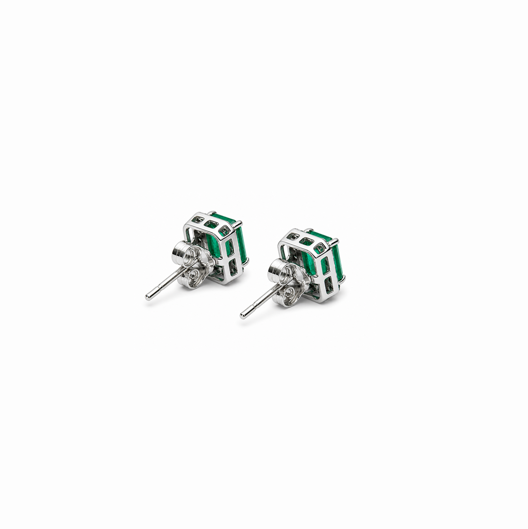 Aretes de esmeraldas en oro blanco 18K