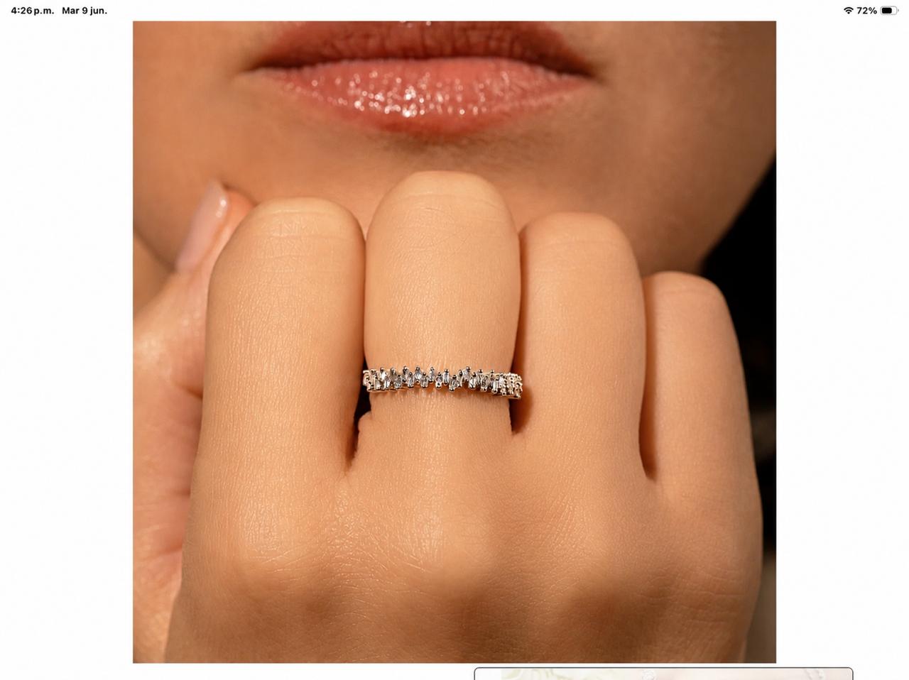 Anillo de diamantes en oro blanco 18K
