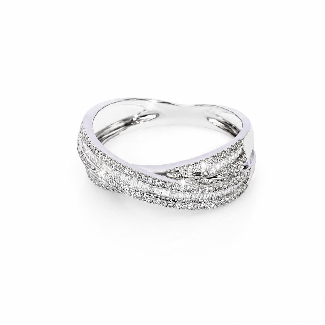 Anillo de diamantes en oro blanco 18K