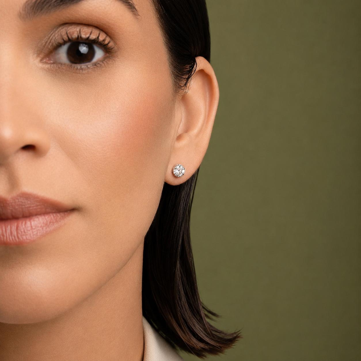 Aretes de diamantes en oro blanco 18K
