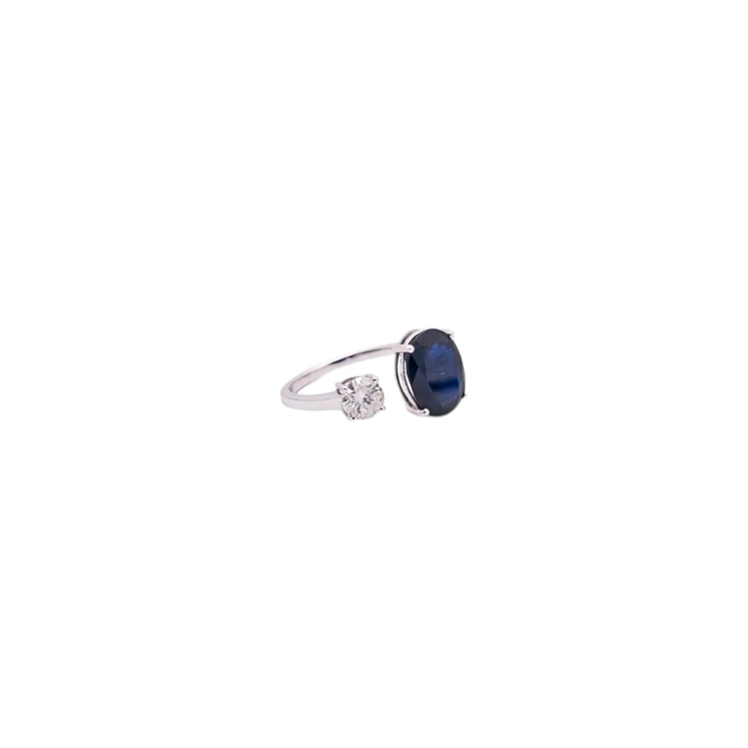 Anillo de zafiro azul en oro blanco 18K
