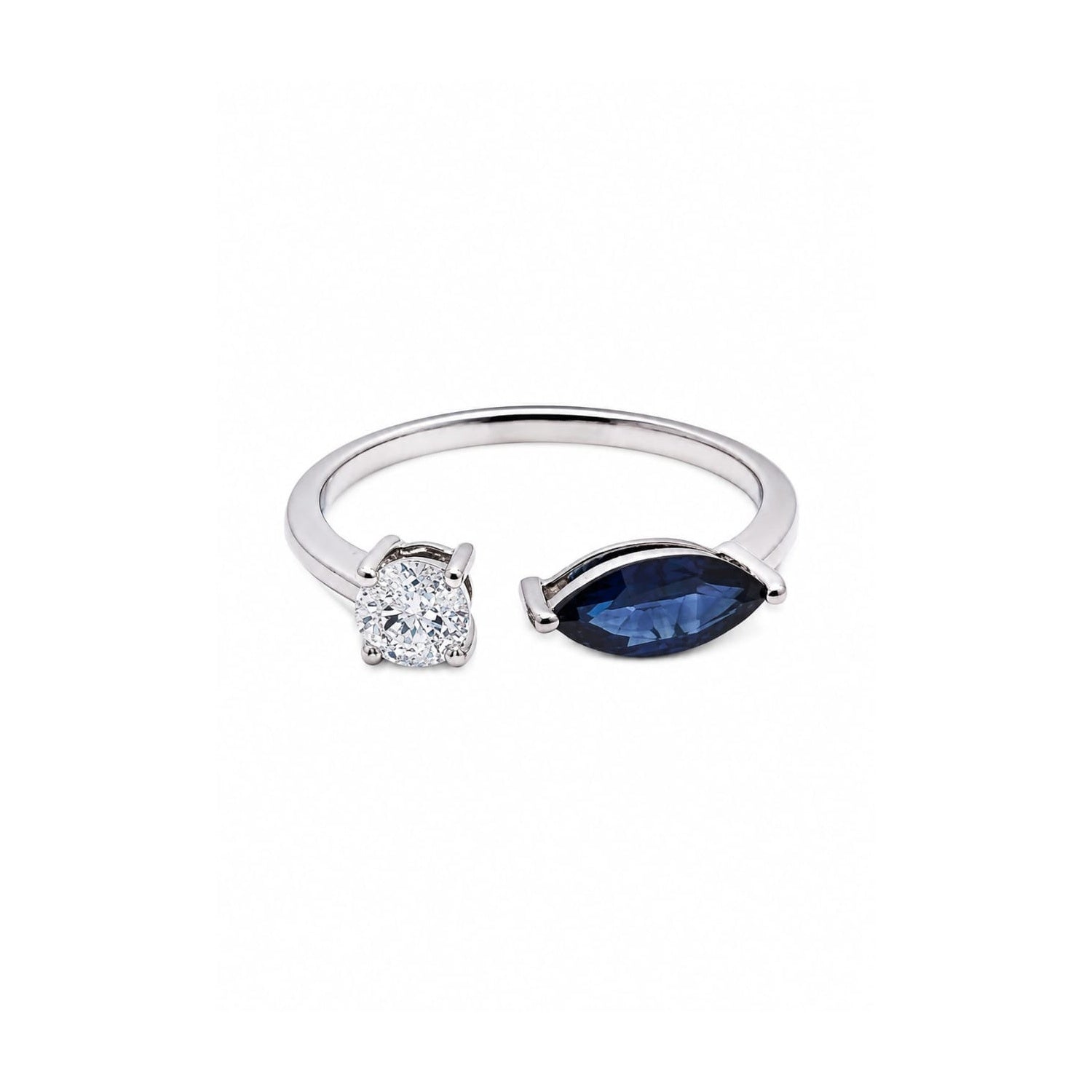 Anillo de zafiro azul en oro blanco 18K
